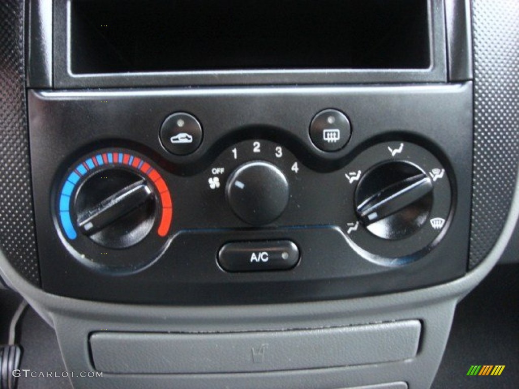 2004 Aveo Hatchback - Modern Green / Gray photo #17
