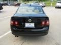 Black Uni - Jetta SE Sedan Photo No. 5