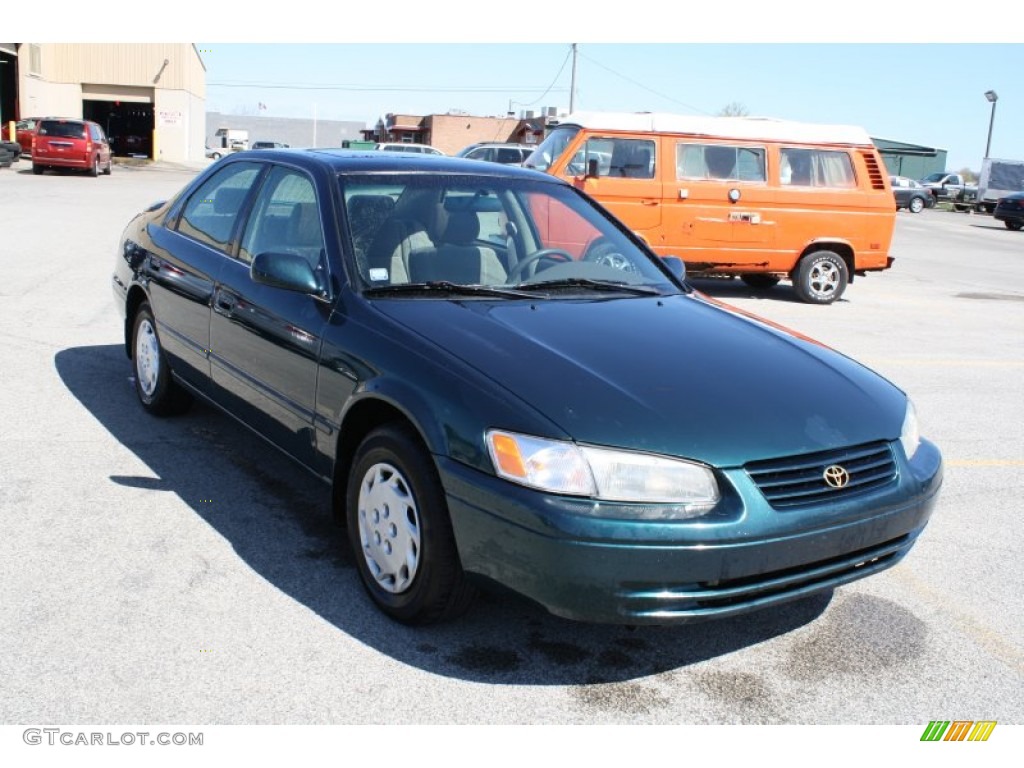 1997 Camry LE - Classic Green Pearl / Beige photo #1