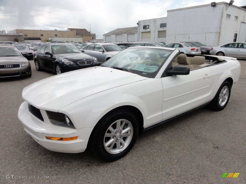 2007 Mustang V6 Deluxe Convertible - Performance White / Medium Parchment photo #2
