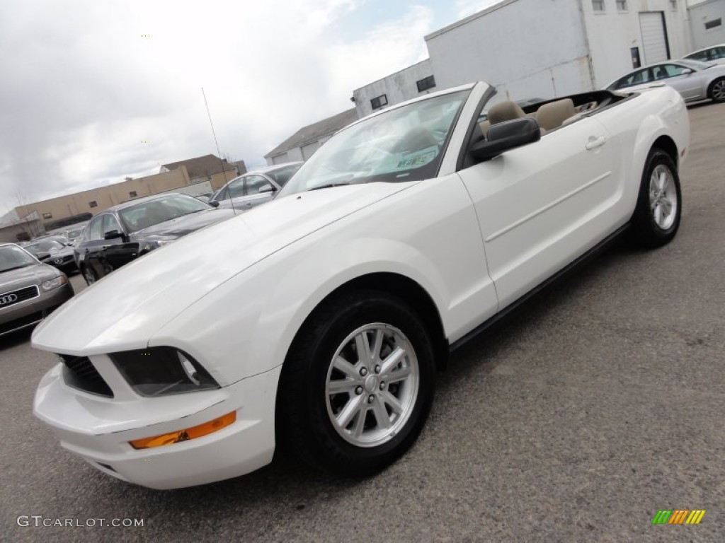 2007 Mustang V6 Deluxe Convertible - Performance White / Medium Parchment photo #3