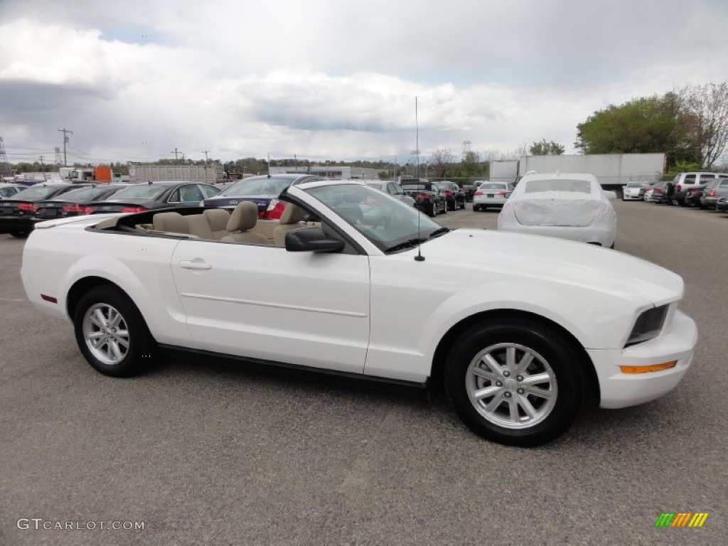 2007 Mustang V6 Deluxe Convertible - Performance White / Medium Parchment photo #7