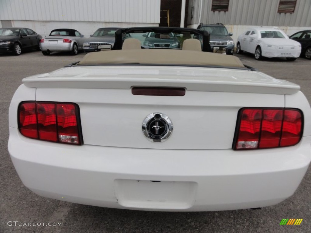 2007 Mustang V6 Deluxe Convertible - Performance White / Medium Parchment photo #10