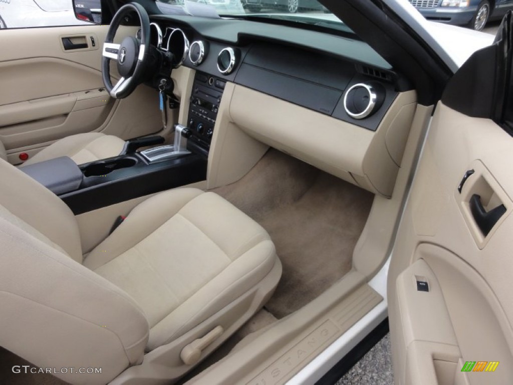 2007 Mustang V6 Deluxe Convertible - Performance White / Medium Parchment photo #19