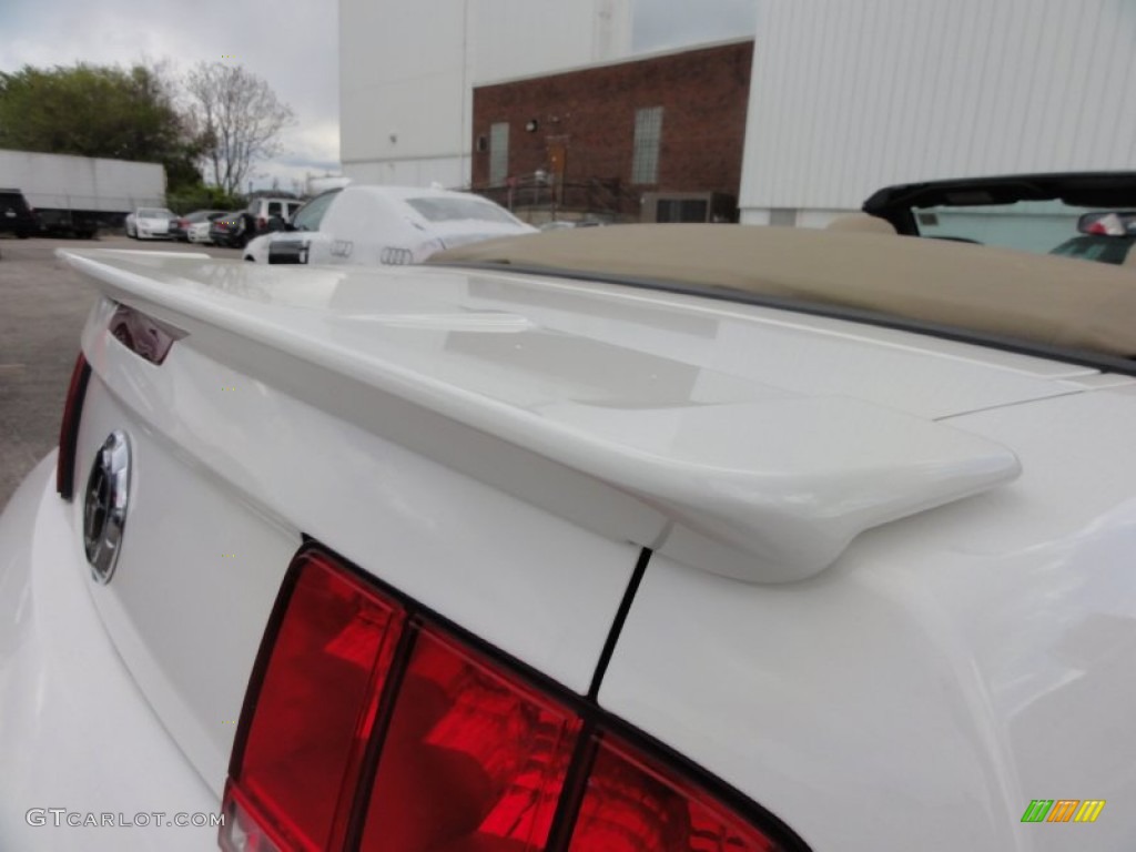 2007 Mustang V6 Deluxe Convertible - Performance White / Medium Parchment photo #26