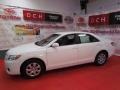 Super White - Camry LE Photo No. 4