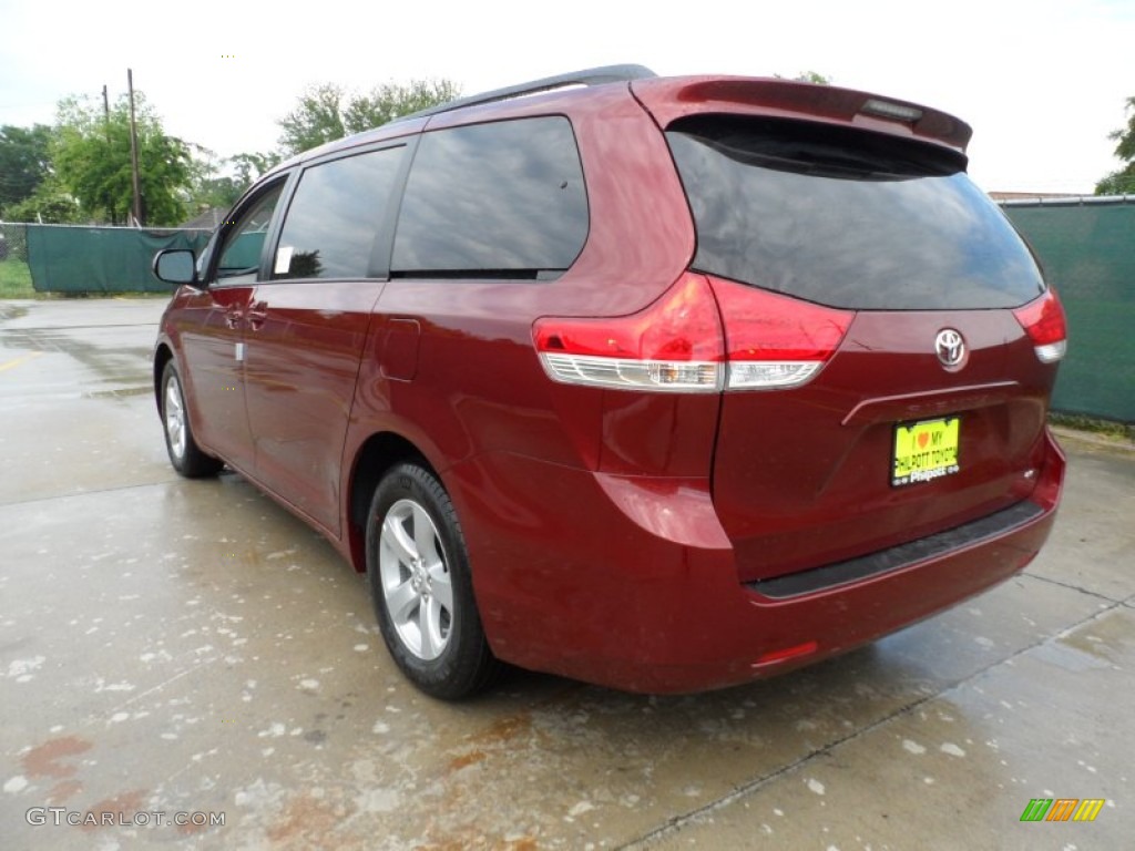 2012 Sienna LE - Salsa Red Pearl / Light Gray photo #5