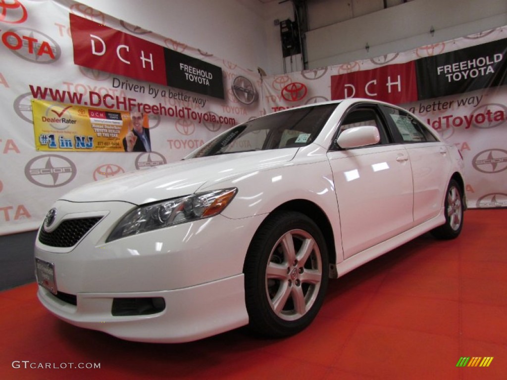 2009 Camry SE - Super White / Ash photo #1