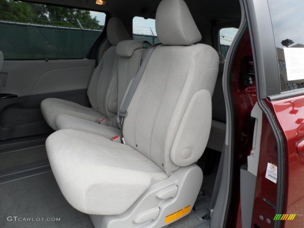 2012 Sienna LE - Salsa Red Pearl / Light Gray photo #21