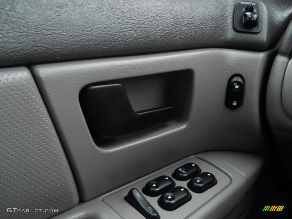 2005 Taurus SE - Silver Frost Metallic / Medium/Dark Flint photo #10