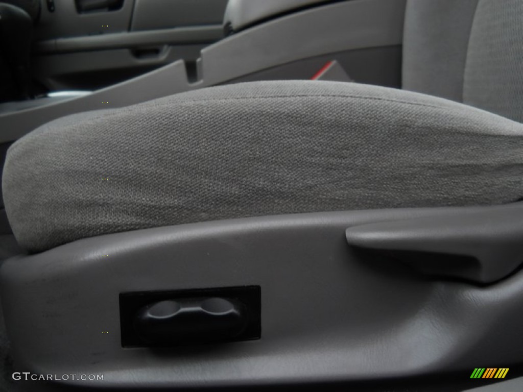 2005 Taurus SE - Silver Frost Metallic / Medium/Dark Flint photo #11