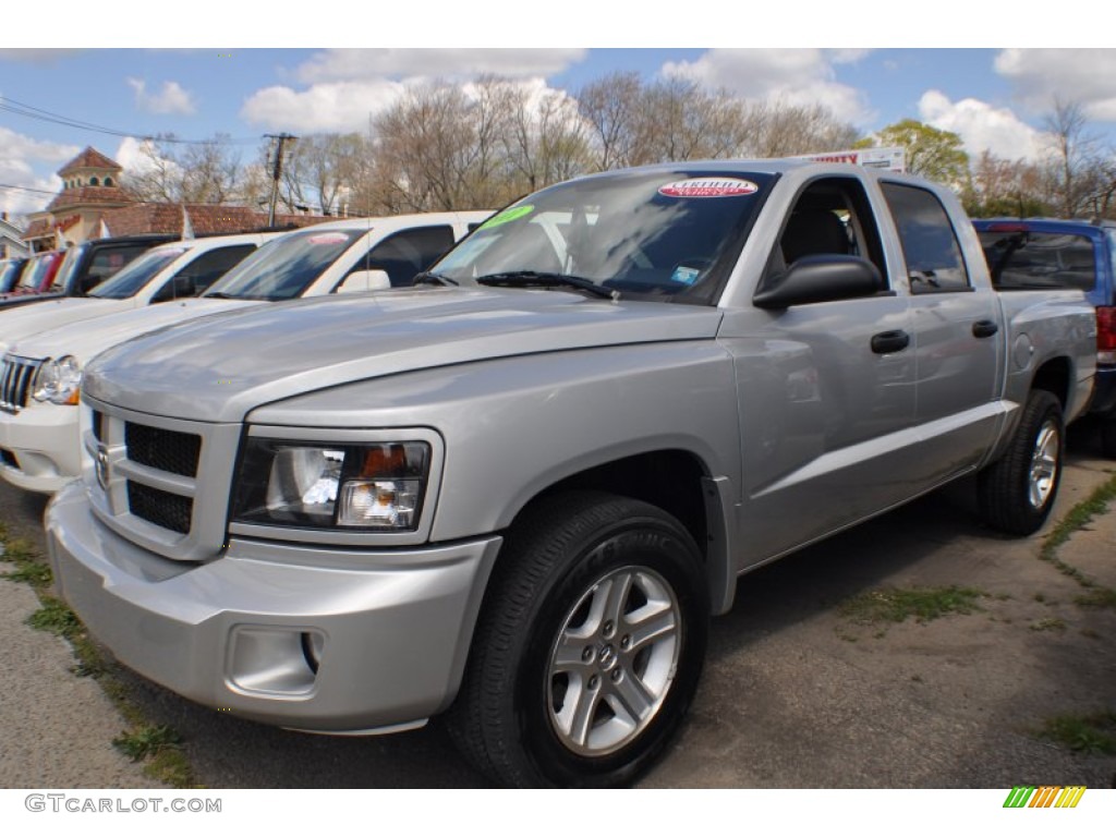 2011 Dakota Big Horn Crew Cab 4x4 - Bright Silver Metallic / Dark Slate Gray/Medium Slate Gray photo #1