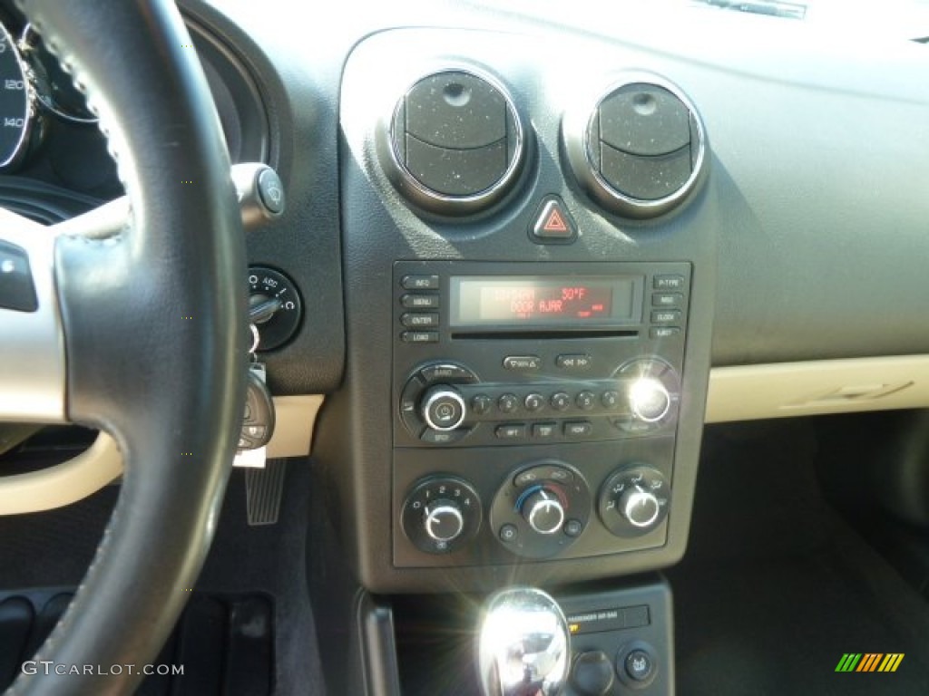 2006 G6 GT Convertible - Ivory White / Light Taupe photo #23