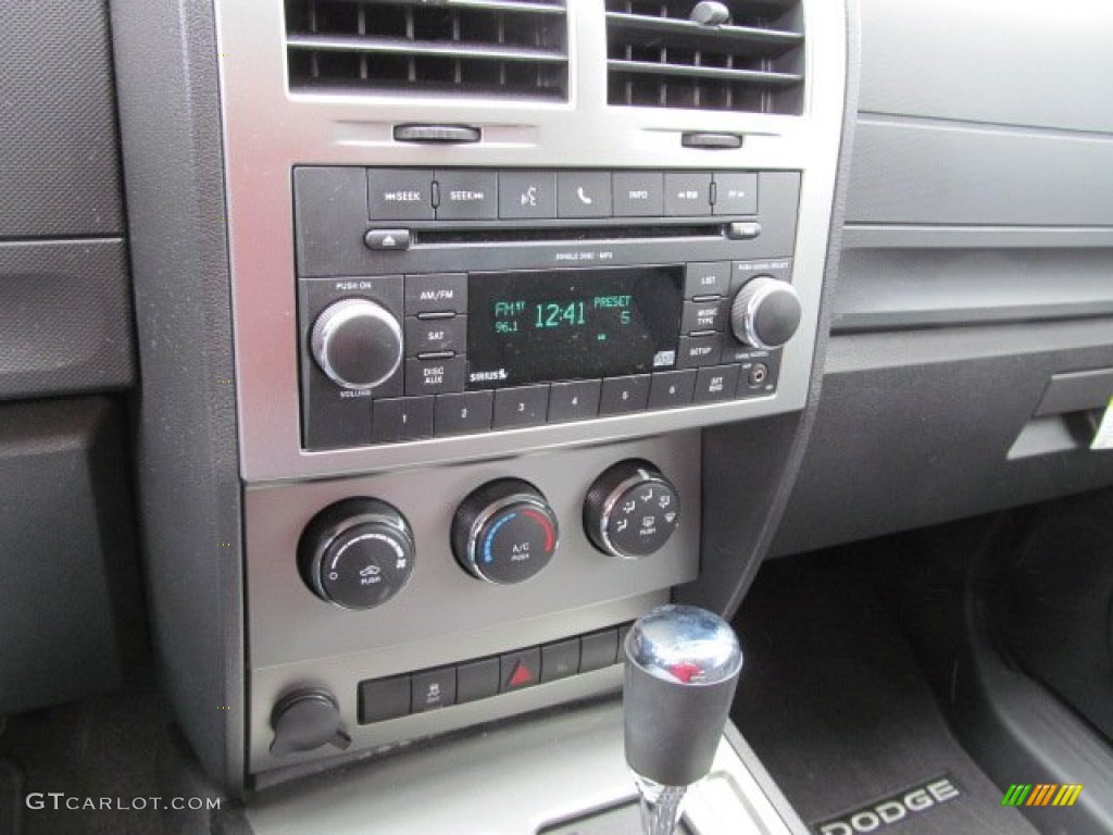 2011 Dodge Nitro Heat 4x4 Controls Photo #63771795