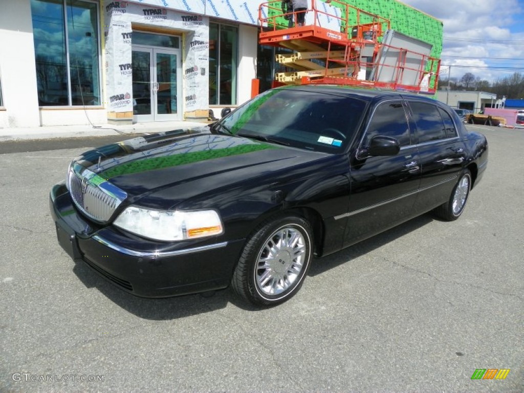 2009 Town Car Executive L - Black / Black photo #1