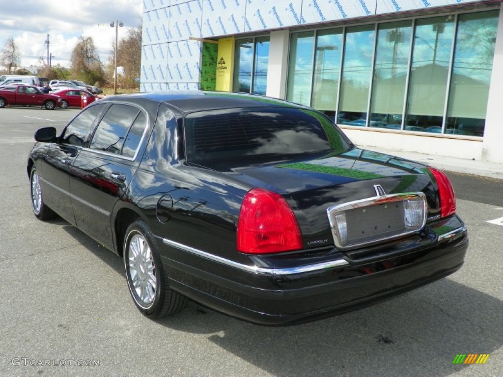 Black 2009 Lincoln Town Car Executive L Exterior Photo #63772302