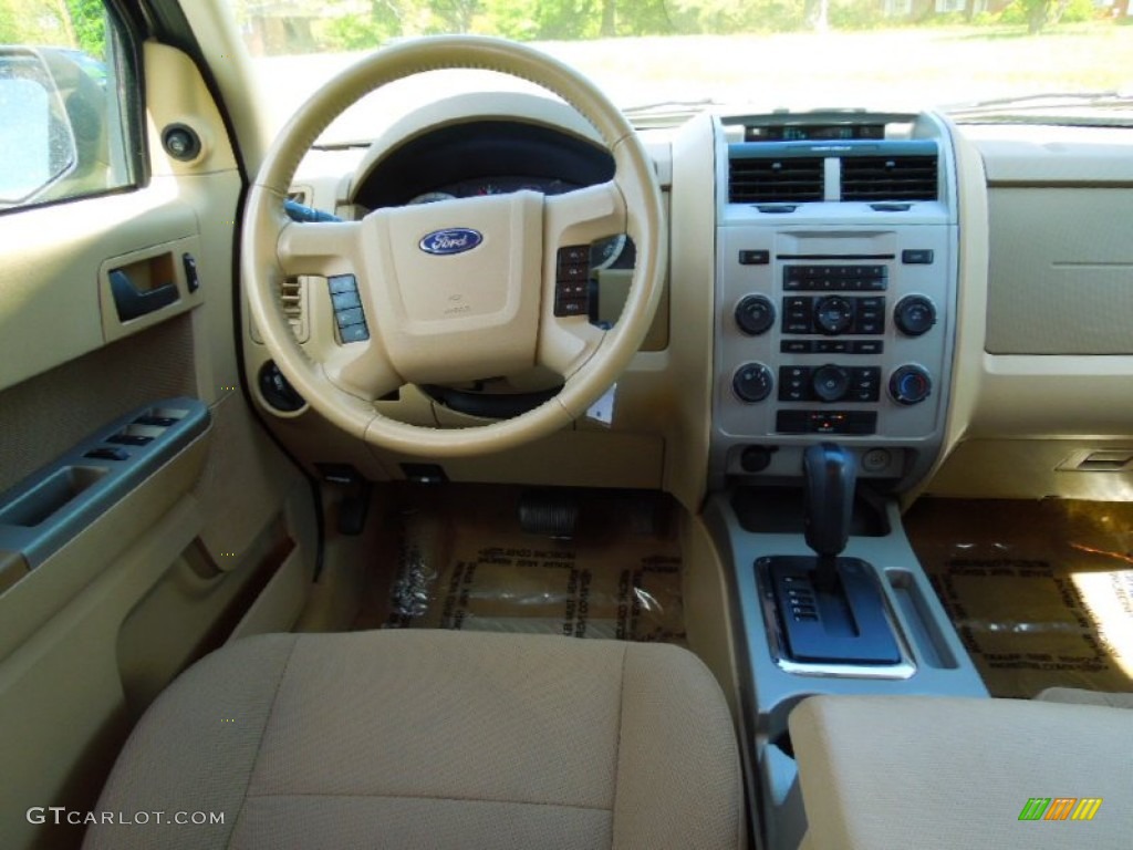 2009 Escape XLT V6 4WD - Light Sage Metallic / Camel photo #16