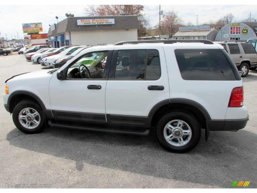 2003 Explorer XLT 4x4 - Oxford White / Medium Parchment Beige photo #12