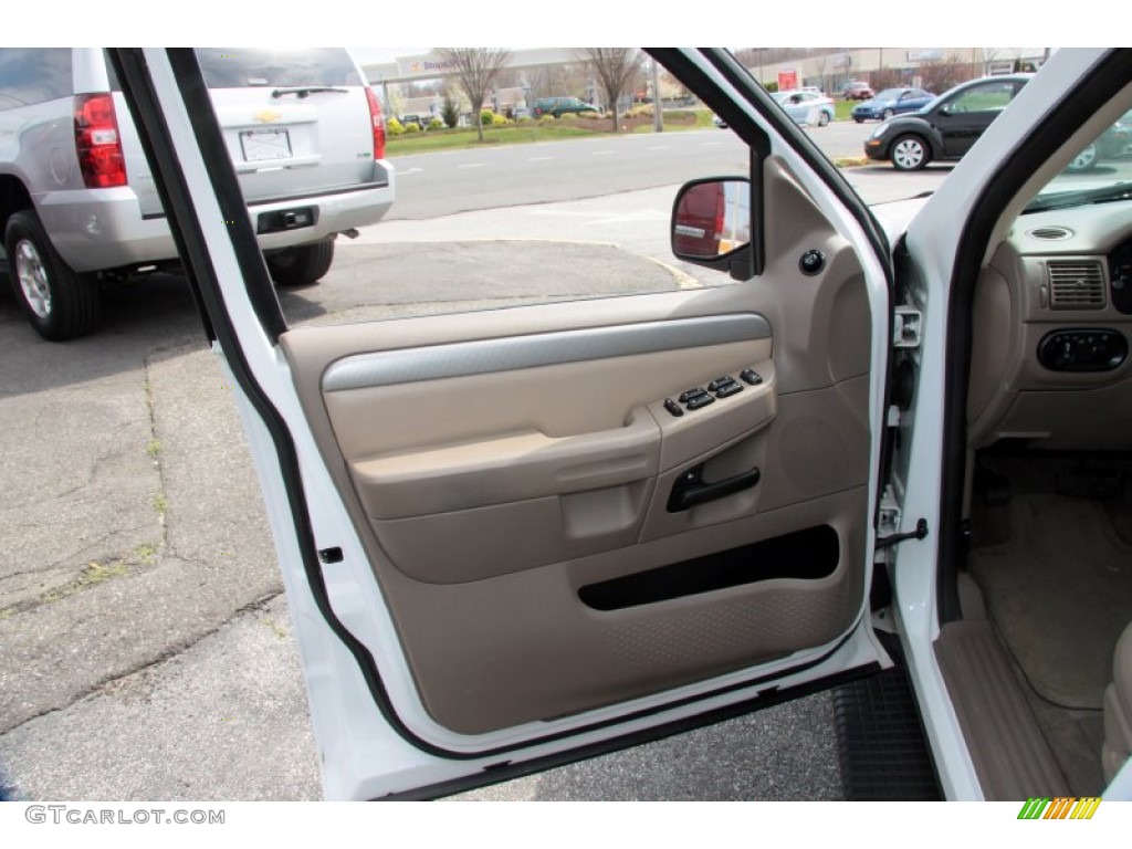 2003 Explorer XLT 4x4 - Oxford White / Medium Parchment Beige photo #21