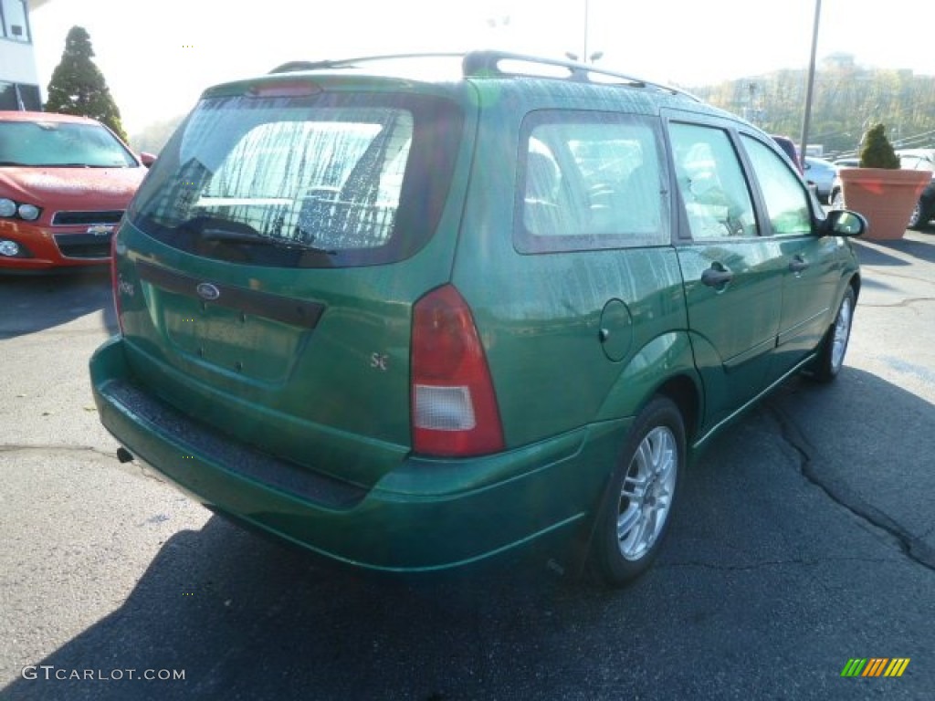 2002 Focus SE Wagon - Grabber Green Metallic / Medium Parchment photo #3