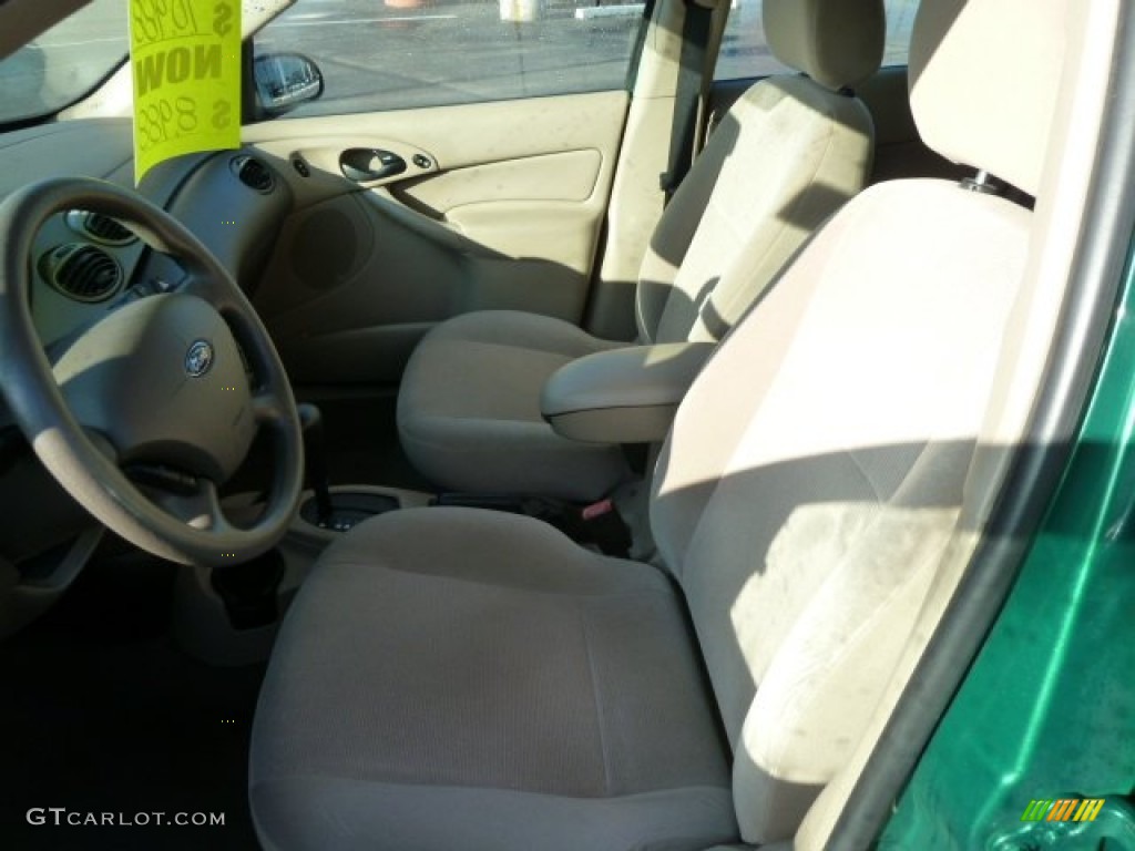 2002 Focus SE Wagon - Grabber Green Metallic / Medium Parchment photo #10