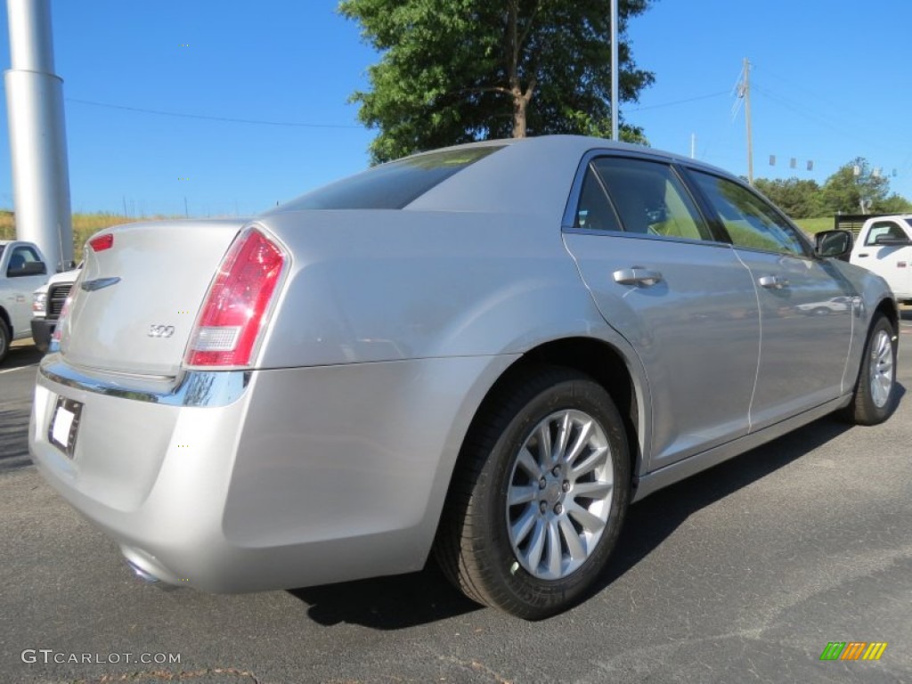 2012 300  - Bright Silver Metallic / Black/Light Frost Beige photo #3