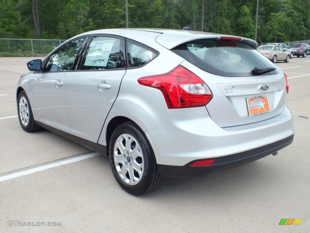 2012 Focus SE 5-Door - Ingot Silver Metallic / Charcoal Black photo #7