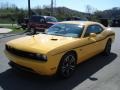 Stinger Yellow - Challenger SRT8 Yellow Jacket Photo No. 4