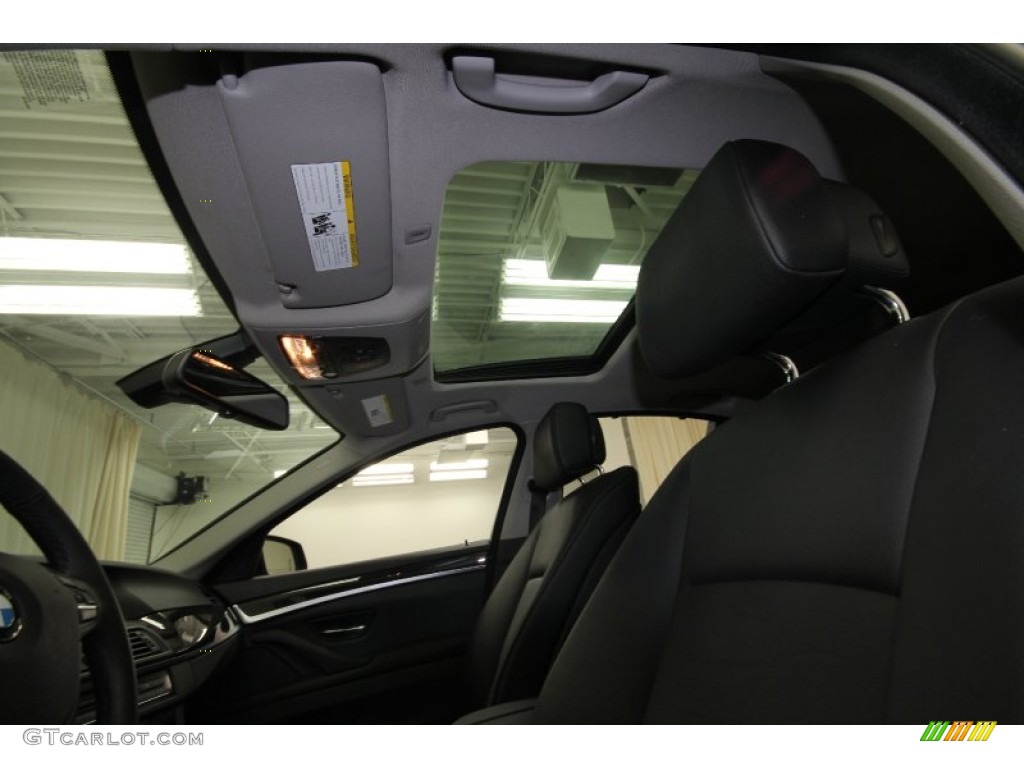 2011 5 Series 535i Sedan - Dark Graphite Metallic / Black photo #32