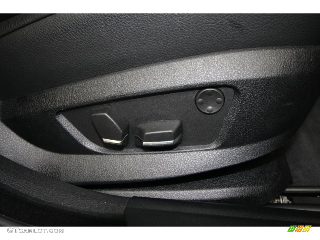 2011 5 Series 550i Sedan - Titanium Silver Metallic / Black photo #42