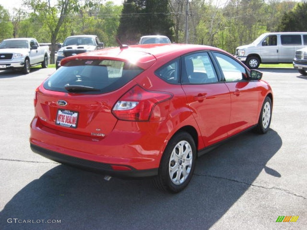 2012 Focus SE 5-Door - Race Red / Charcoal Black photo #6