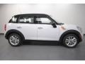 Light White - Cooper Countryman Photo No. 2
