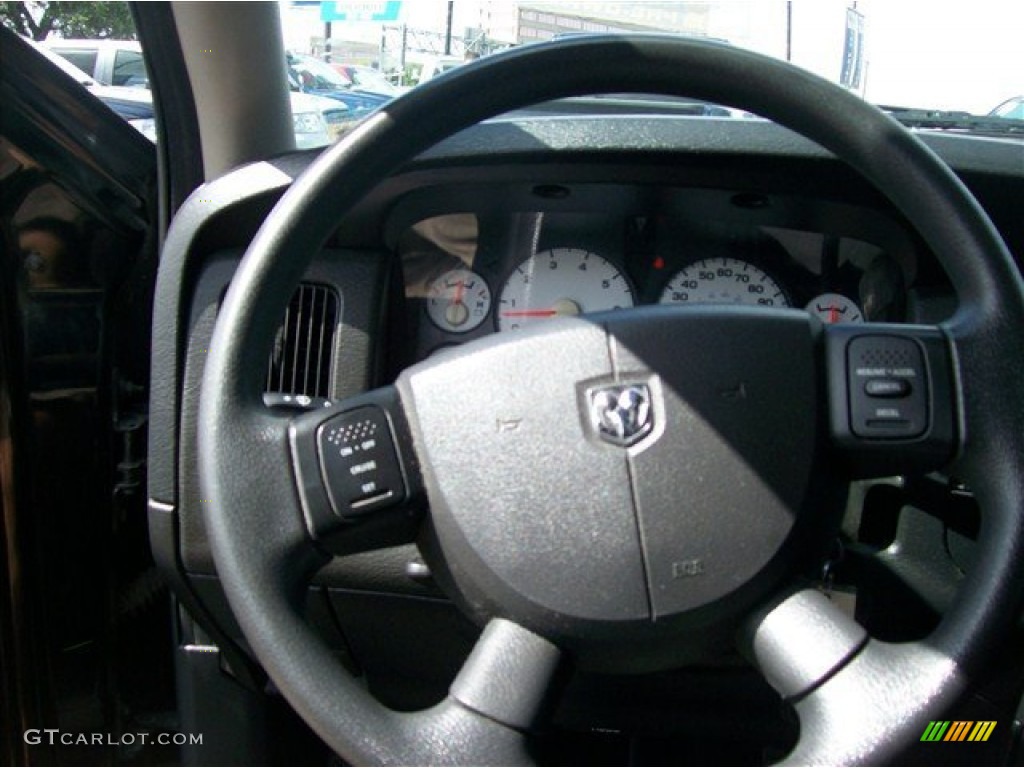 2005 Ram 1500 SLT Quad Cab 4x4 - Black / Dark Slate Gray photo #12