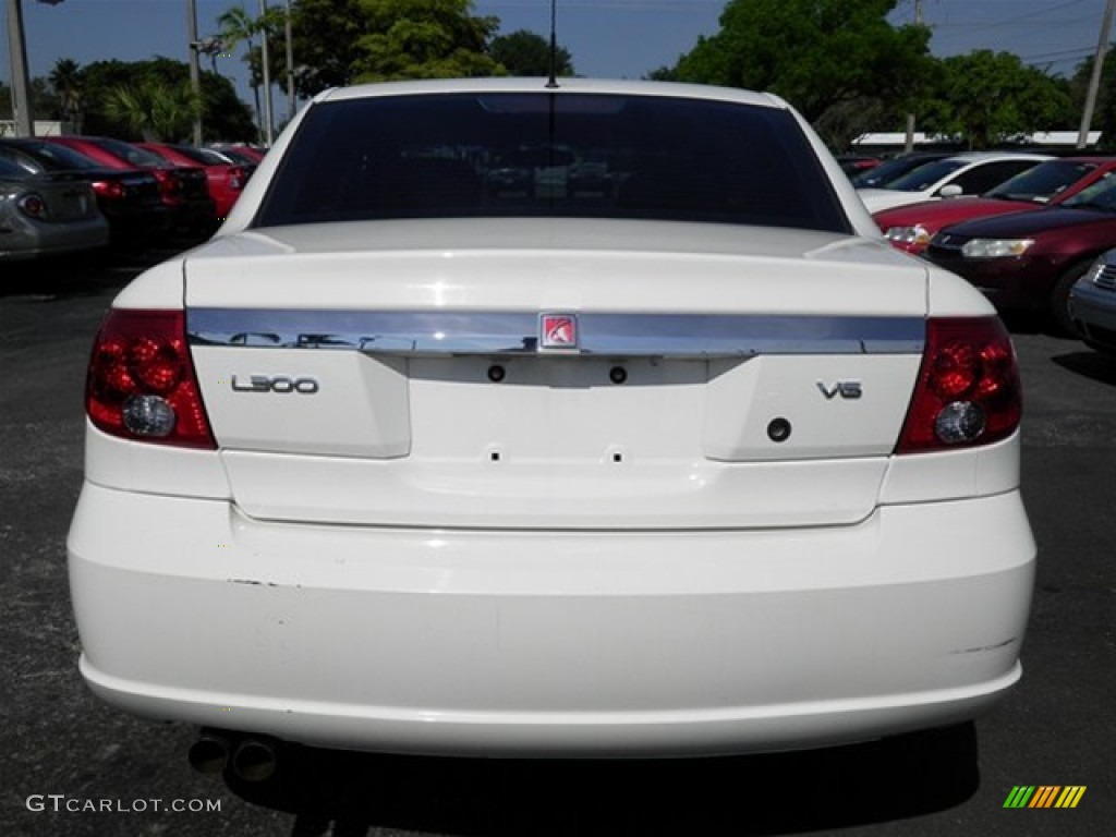 2005 L Series L300 Sedan - Cream White / Tan photo #9