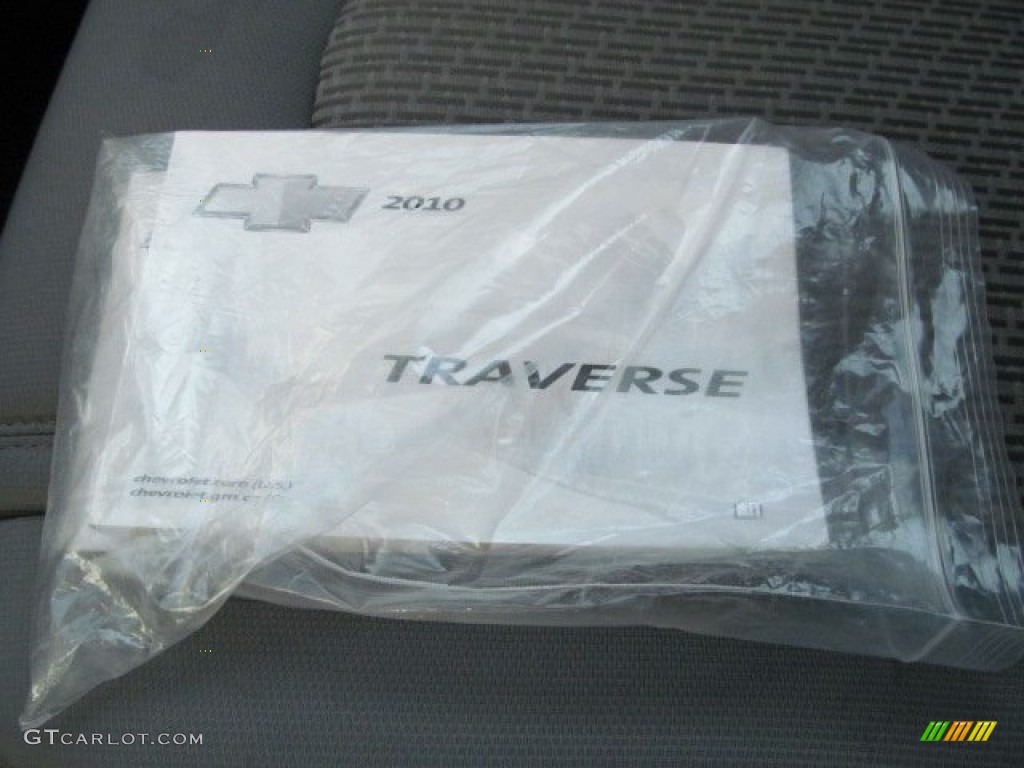 2010 Traverse LS AWD - Silver Ice Metallic / Dark Gray/Light Gray photo #23