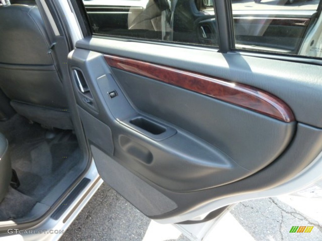2004 Grand Cherokee Limited 4x4 - Bright Silver Metallic / Dark Slate Gray photo #17