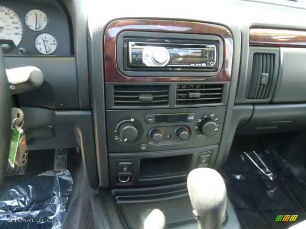 2004 Grand Cherokee Limited 4x4 - Bright Silver Metallic / Dark Slate Gray photo #23