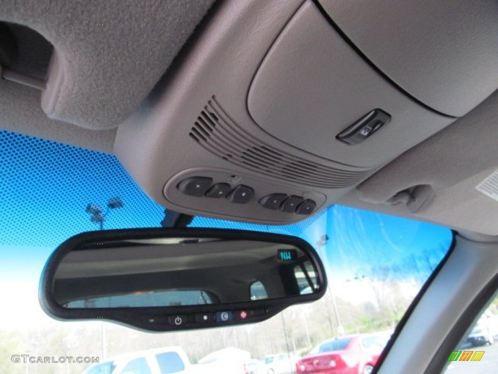 2004 Rainier CXL AWD - Black / Medium Pewter photo #17