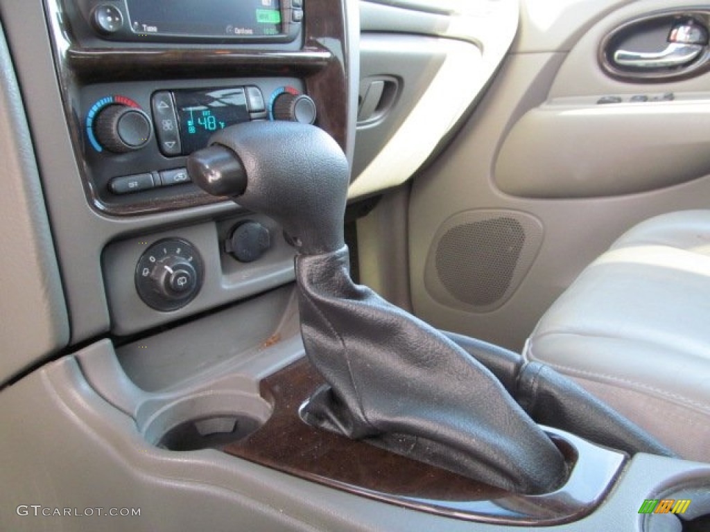 2004 Rainier CXL AWD - Black / Medium Pewter photo #18