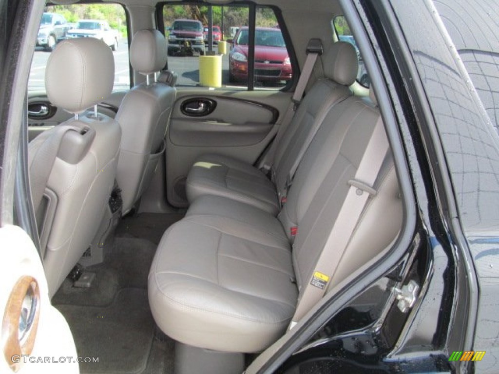 2004 Rainier CXL AWD - Black / Medium Pewter photo #22