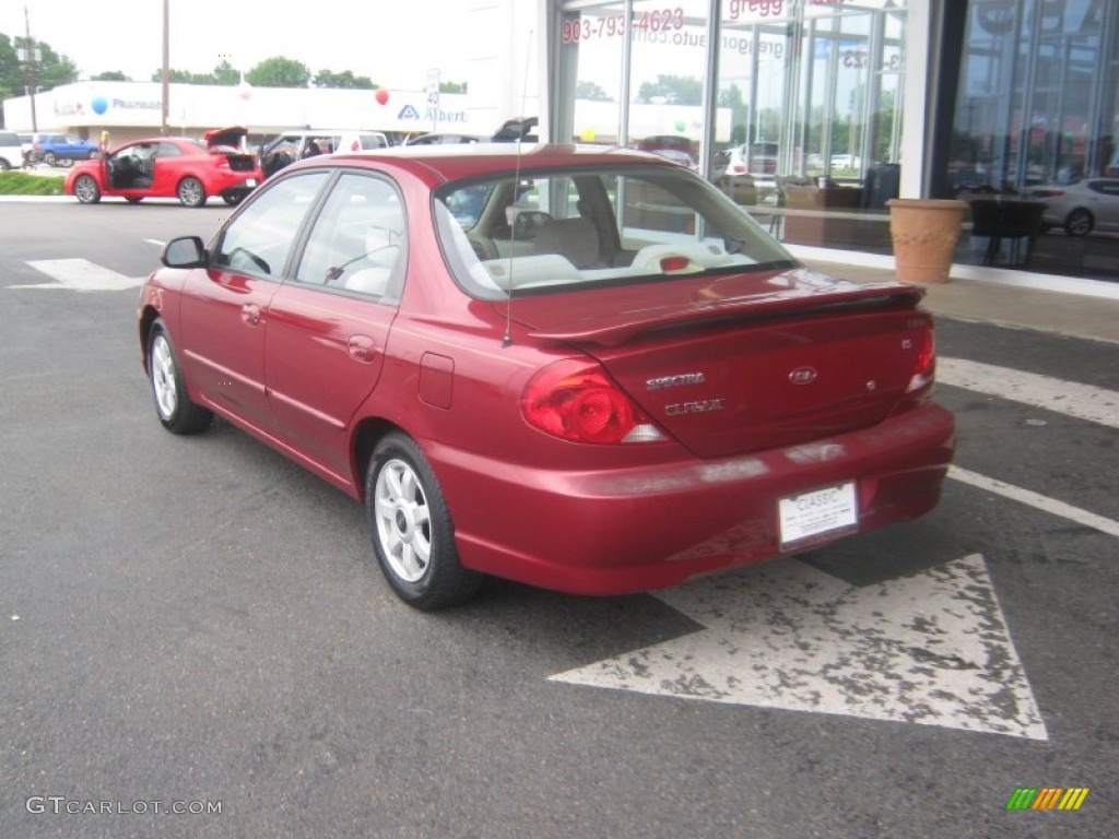 2003 Spectra Sedan - Pepper Red / Beige photo #3