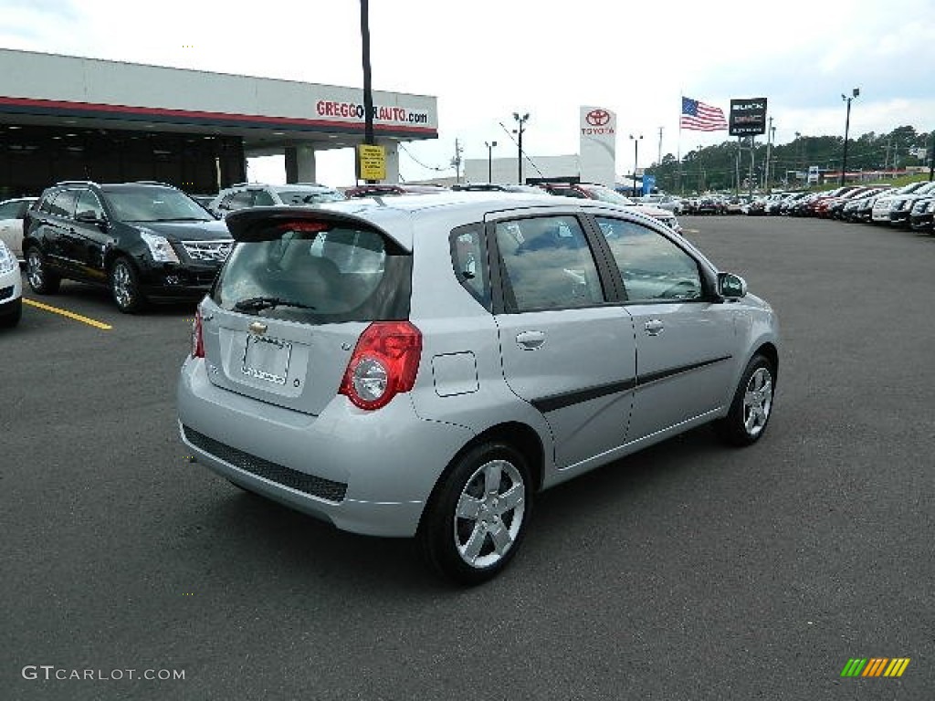 2010 Aveo Aveo5 LT - Cosmic Silver / Charcoal photo #3