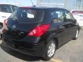 Super Black - Versa 1.8 S Hatchback Photo No. 2
