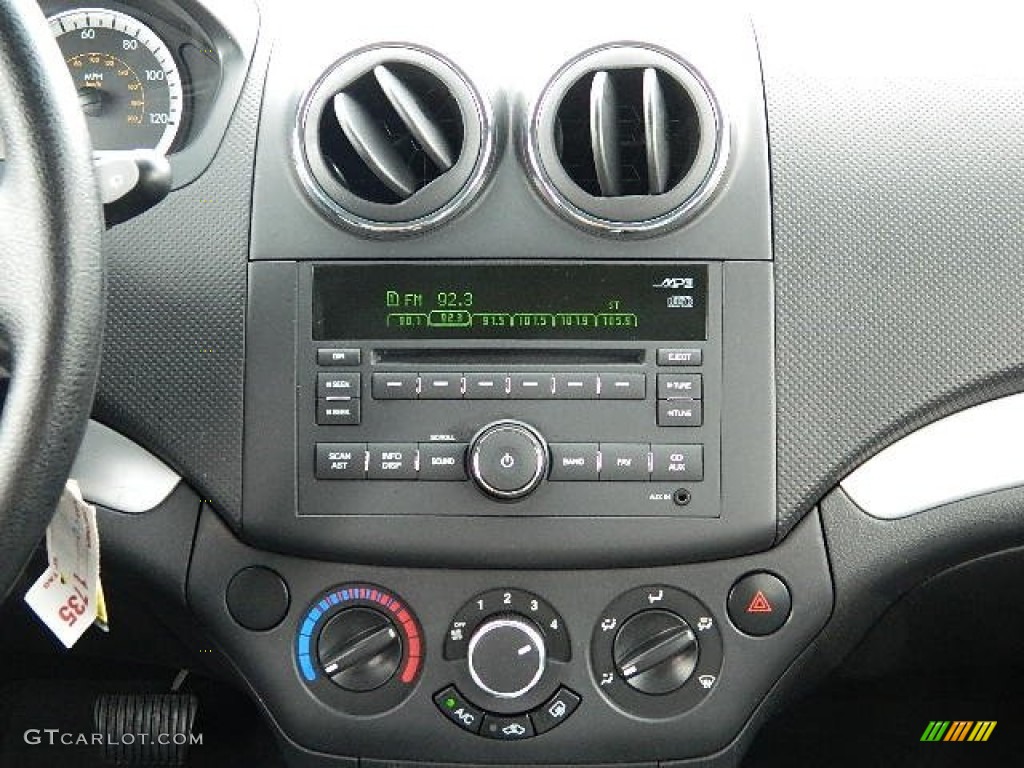 2010 Chevrolet Aveo Aveo5 LT Controls Photo #63812763