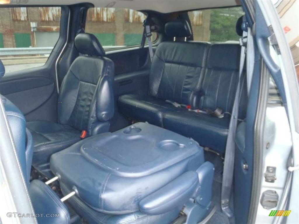 Navy Blue Interior 2002 Chrysler Town & Country LXi AWD Photo #63813328