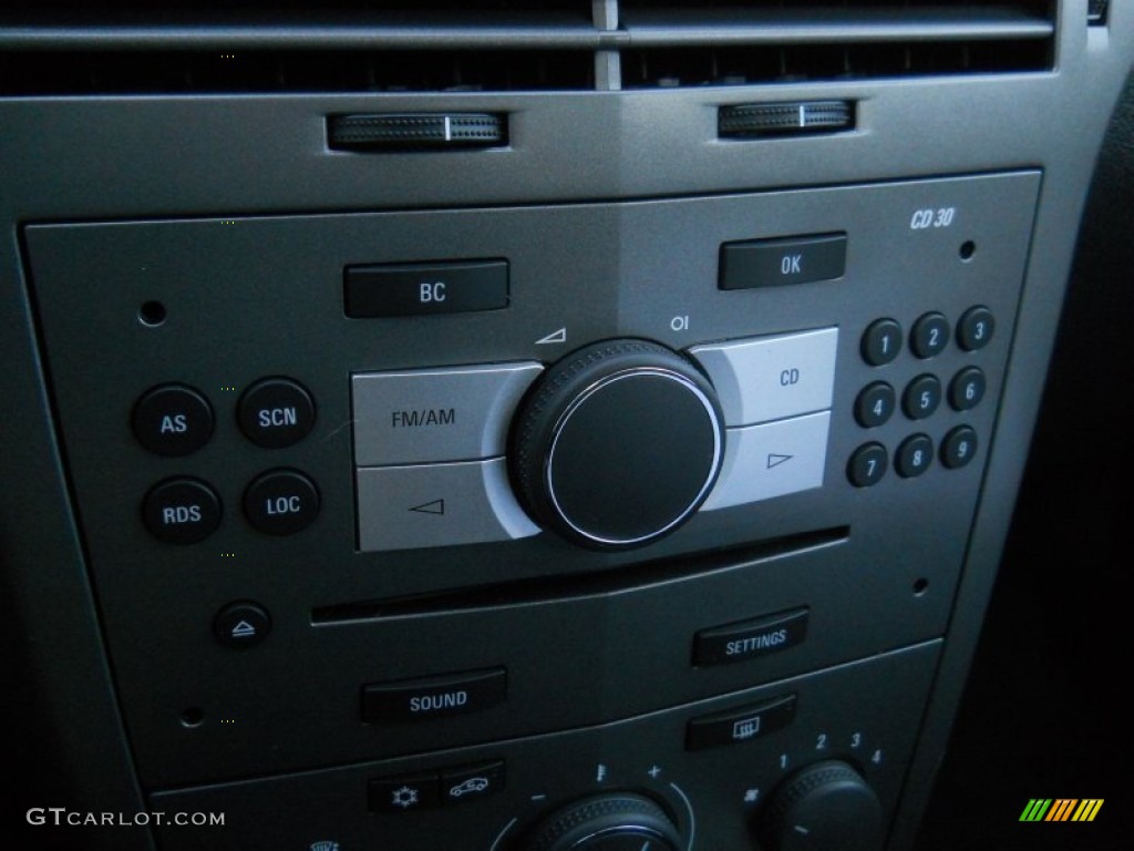 2008 Astra XE Sedan - Arctic White / Charcoal photo #5