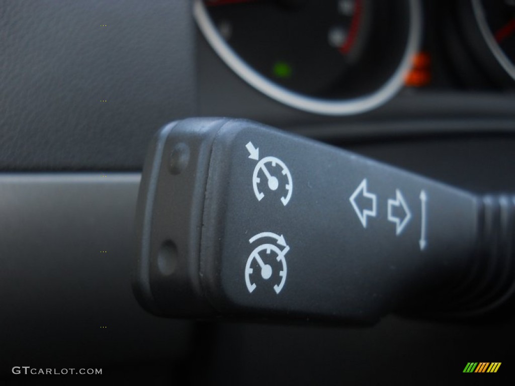 2008 Astra XE Sedan - Arctic White / Charcoal photo #9