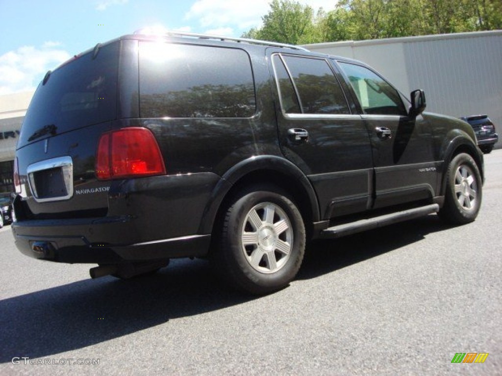 2003 Navigator Luxury - Black / Black photo #4