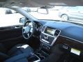 Black - ML 350 4Matic Photo No. 2