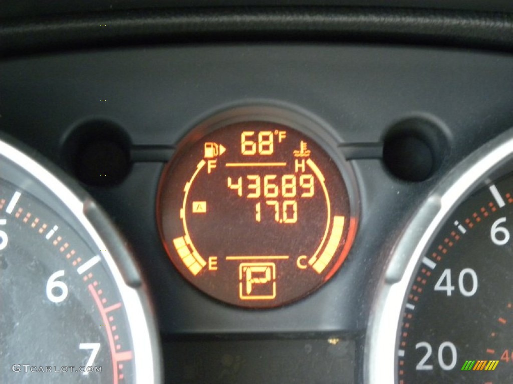 2009 Rogue SL AWD - Phantom White / Black photo #24